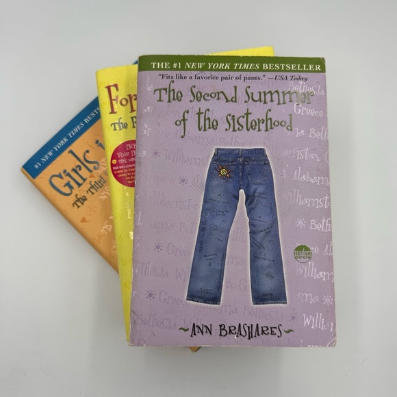 Sisterhood of the Traveling Pants 2-4 Bundle - Picture 2 of 9